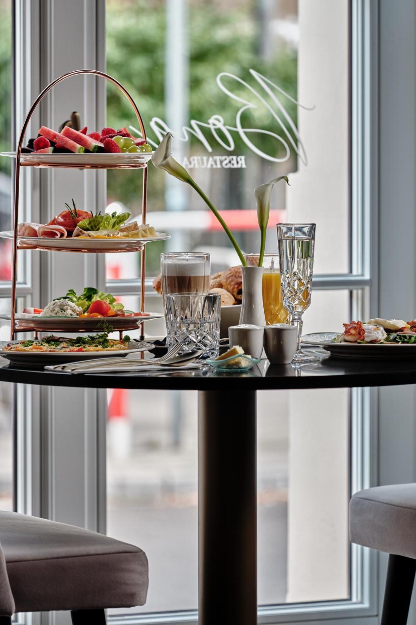 The Crown Center - Handwritten Collection Accor Krakow